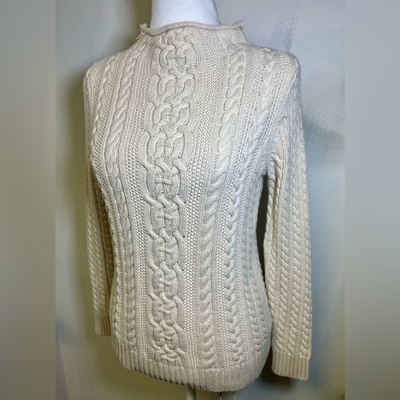 Croft & Barrow Women's Cable Knit Sweater Cream Color Preppy Classy Chic
Size XS - Picture 3 of 7